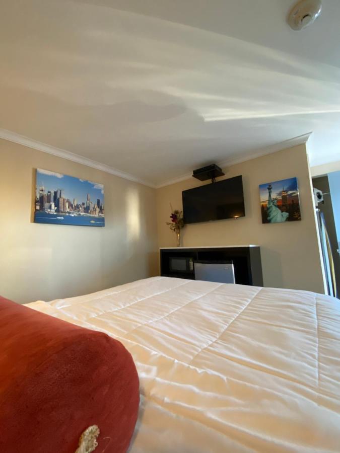 Relax Inn North Babylon Buitenkant foto
